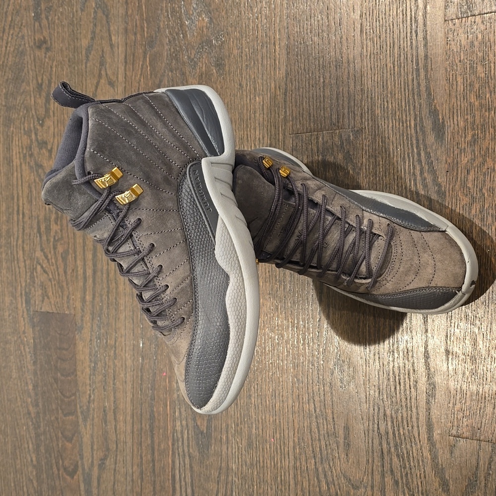Air Jordan 12 Wolf Gray